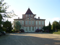 vue depuis l'entrée du Château de Larra